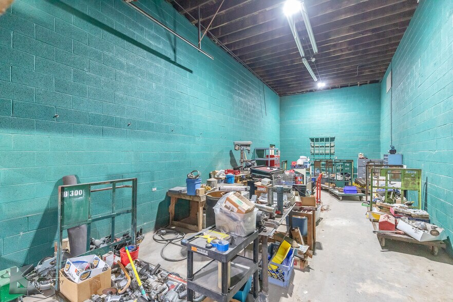 More Photos Of 1901 Cottonwood St, Abilene Industrial For Sale