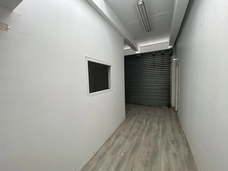 More Photos Of 10 Avenue Des Trois Cardinaux, Bordeaux Flex For Lease