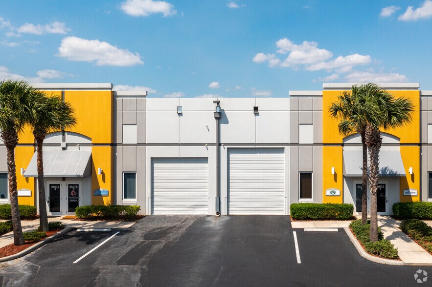 More Photos Of 12940 Express Ct, Fort Myers Warehouse For Lease
