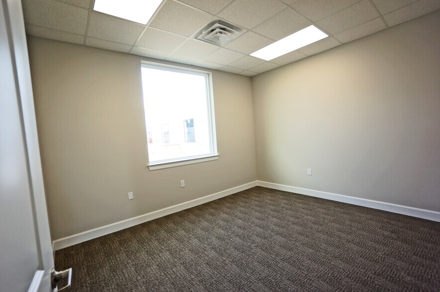 More Photos Of 23410 Grand Reserve Dr, Katy Office For Sale