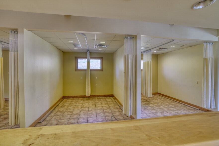More Photos Of 14 Harris Bushville Rd, Monticello Medical For Sale