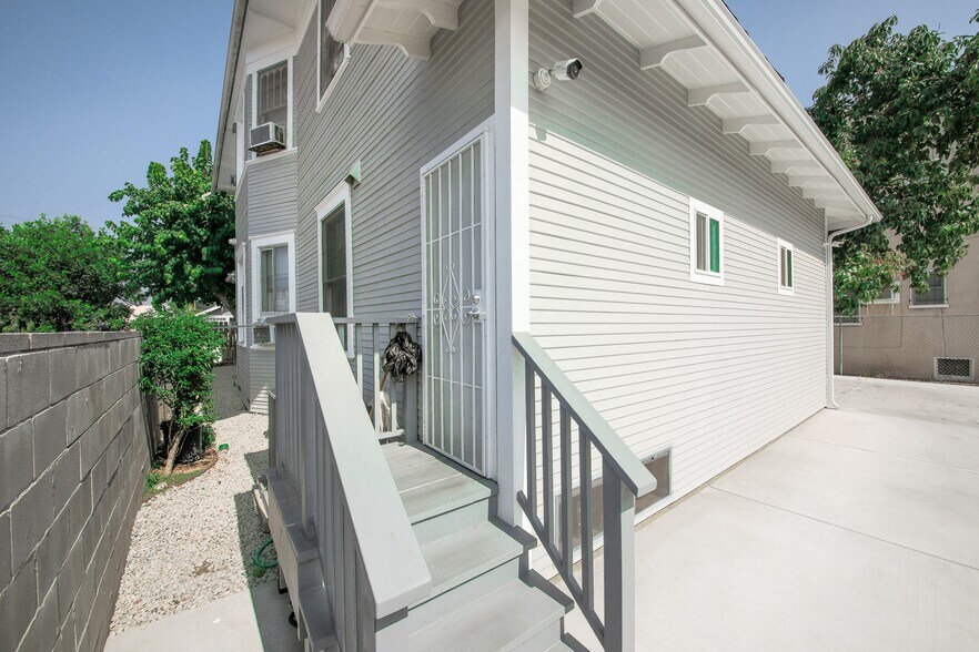 More Photos Of 366 W Palmer Ave, Glendale Apartments For Sale