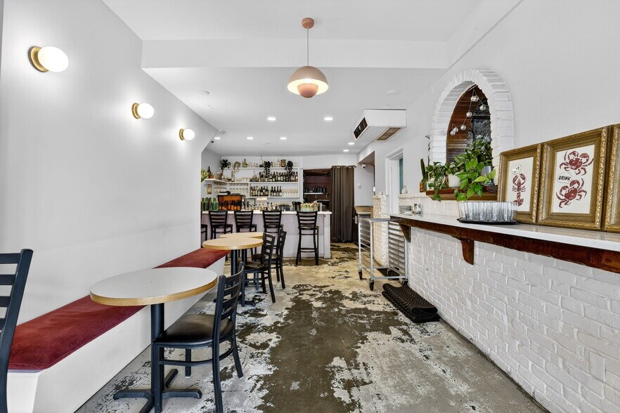 More Photos Of 4144 SE 60th Ave, Portland Storefront Retail Office For Sale