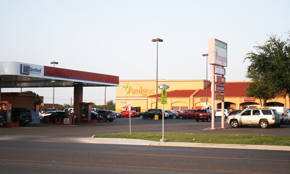 More Photos Of 112 N University Ave, Lubbock Service Station For Lease