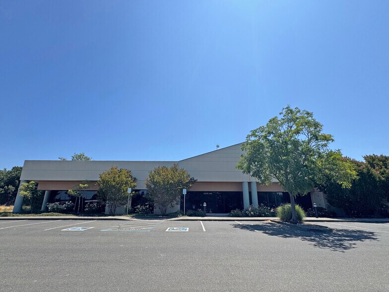 More Photos Of 133 Aviation Blvd, Santa Rosa Office For Lease