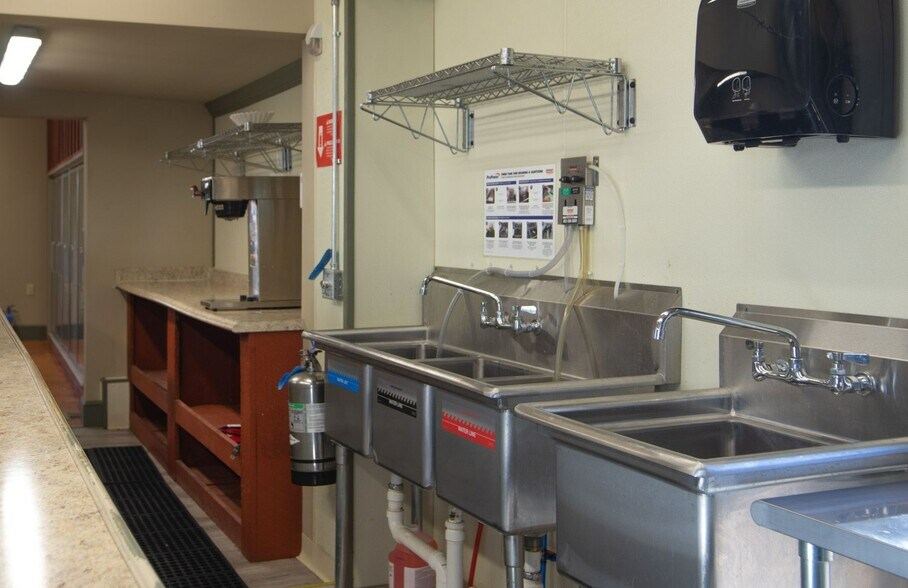 More Photos Of 82 Western Ave, Brattleboro Restaurant For Sale