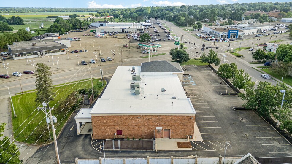 More Photos Of 900 N Broad St, Fairborn Freestanding For Lease