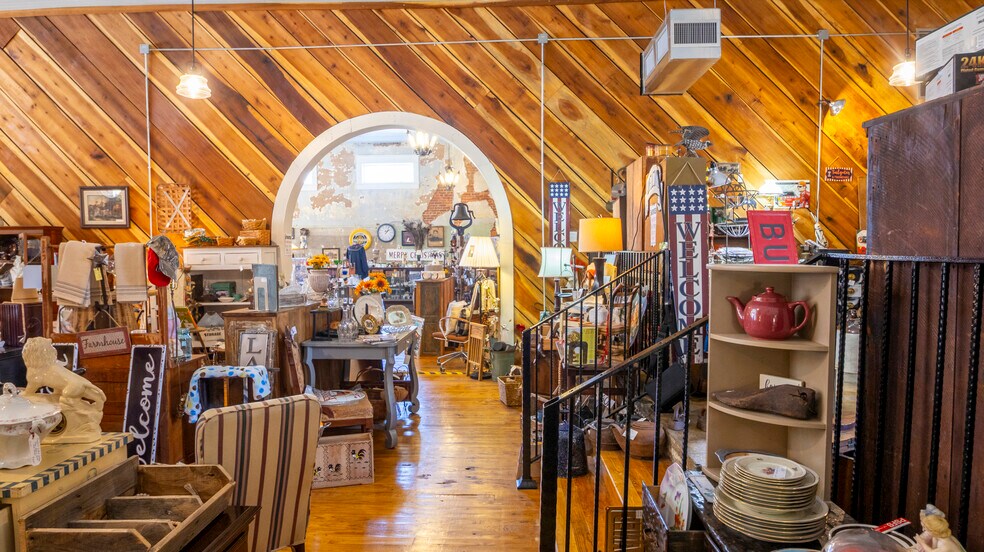 More Photos Of 18109 Main St, Woodbury Storefront Retail Office For Sale