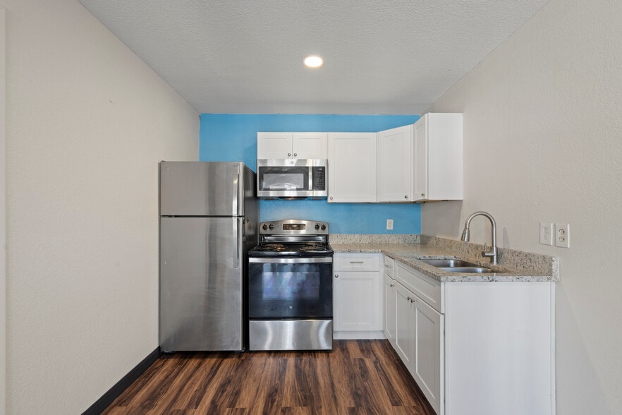 More Photos Of 2425 Atrium Way, Nashville Apartments For Sale