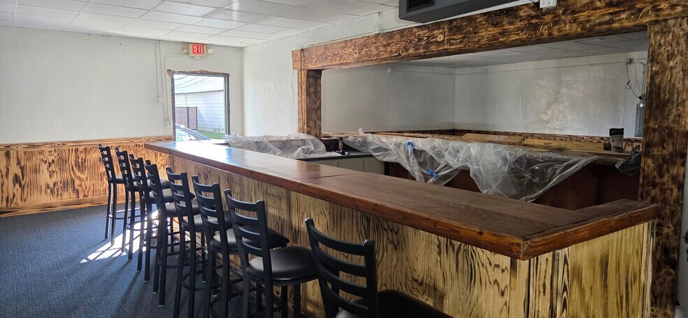 More Photos Of 111 N Avenue A, Humble General Retail For Sale