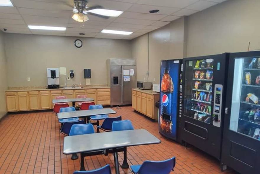 More Photos Of 1121 W Kentucky St, Louisville Distribution For Sale