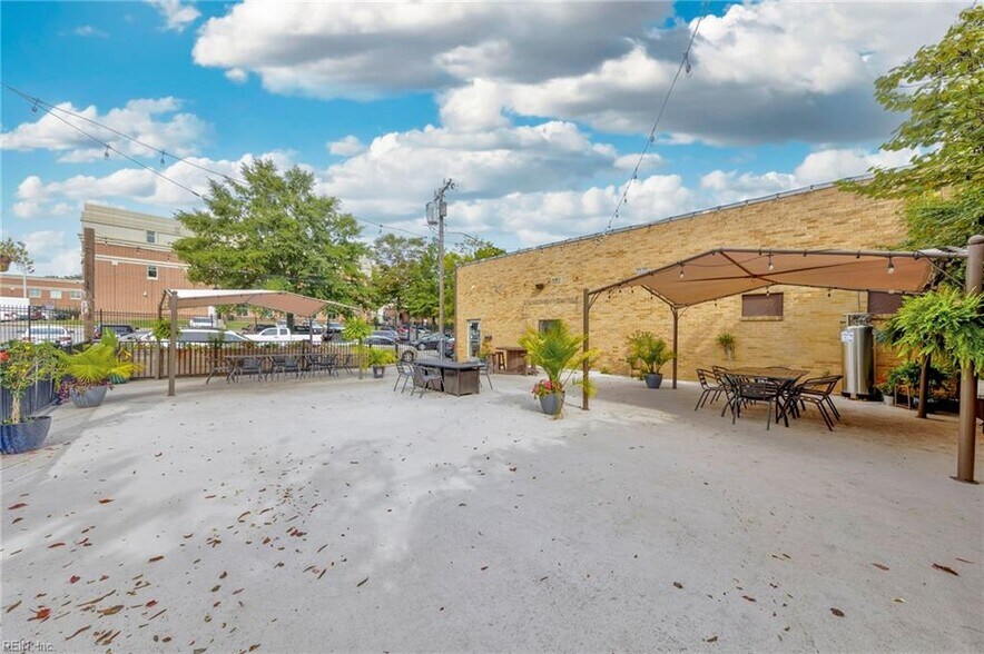 More Photos Of 130 Commerce St, Suffolk Restaurant For Sale