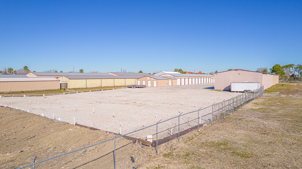 More Photos Of 207 27th St, San Leon Self Storage For Sale