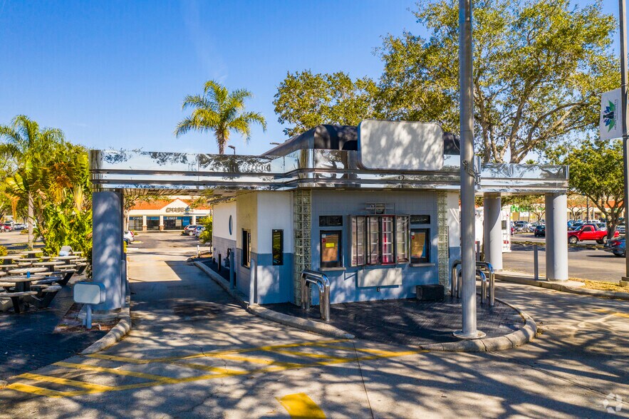 More Photos Of 5301-5553 Fruitville Rd, Sarasota Unknown For Lease
