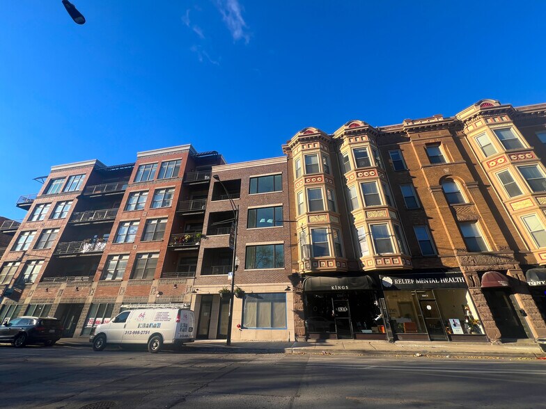 More Photos Of 3260 N Clark St, Chicago Apartments For Lease