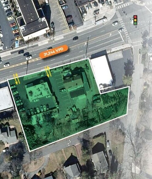 Primary Photo Of 1050-1056 Northern Blvd, Roslyn General Retail For Lease