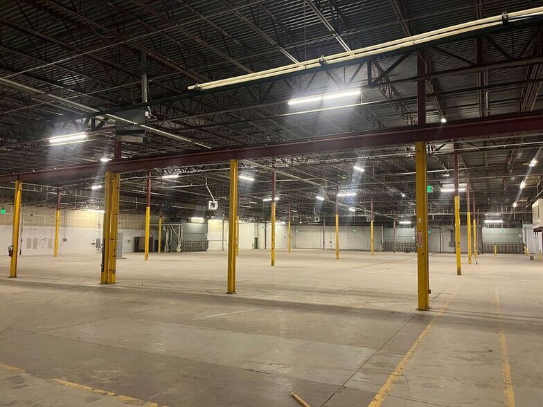 More Photos Of 21000 E 32nd Pky, Aurora Manufacturing For Lease