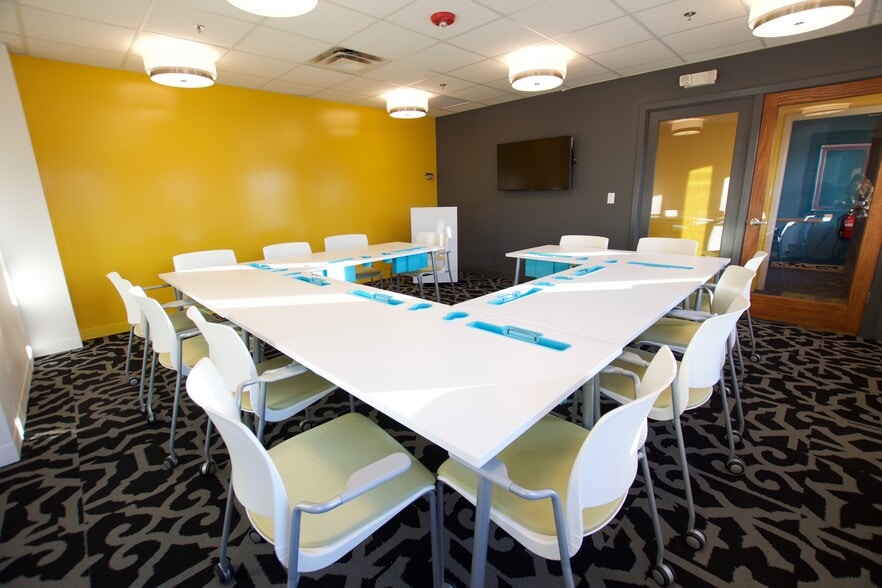 More Photos Of 25 N River Ln, Geneva Coworking Space