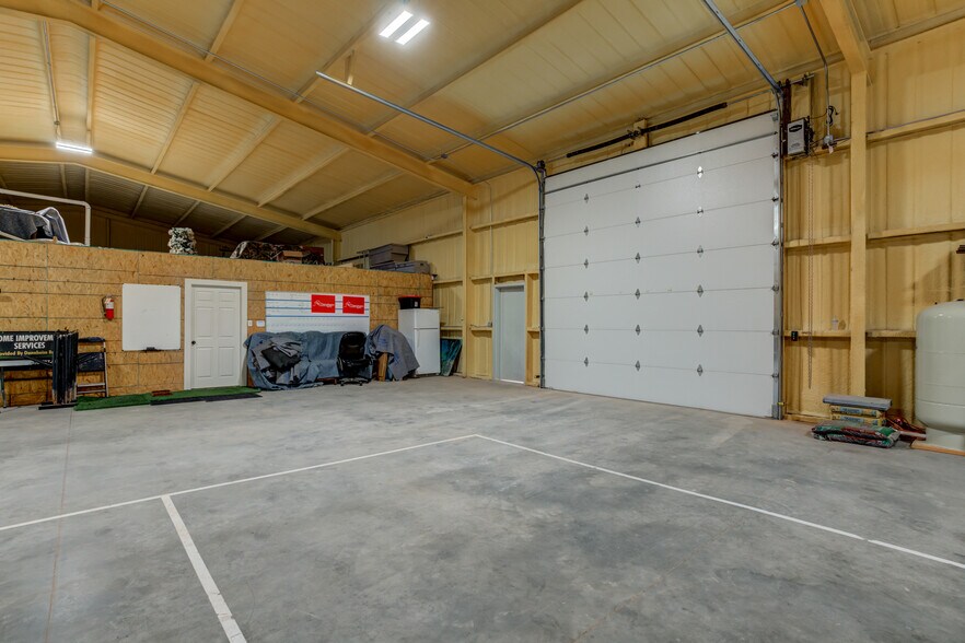 More Photos Of 604 E County Road 7200, Lubbock Office Residential For Sale