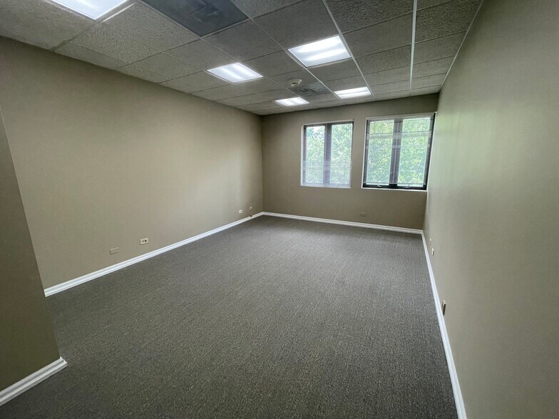 More Photos Of 1999 W 75th St, Woodridge Medical For Lease