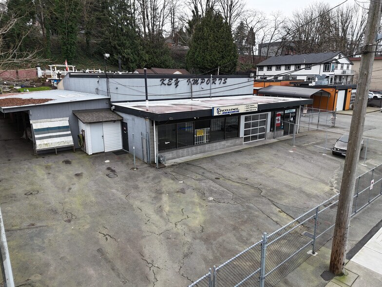 More Photos Of 2397 West Railway St, Abbotsford Auto Repair For Sale