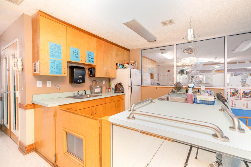 More Photos Of 2081 Mesa Valley Way, Austell Specialty For Sale