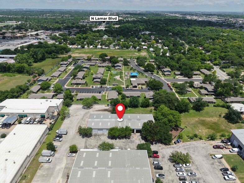 More Photos Of 204 W Powell Ln, Austin Warehouse For Lease