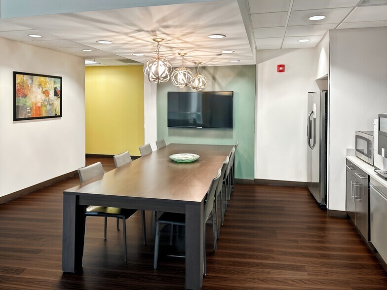 More Photos Of 3200 Greenfield Rd, Dearborn Coworking Space