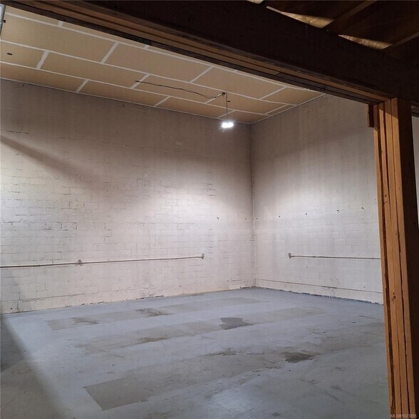 More Photos Of 3043 Barons Rd, Nanaimo Industrial For Sale