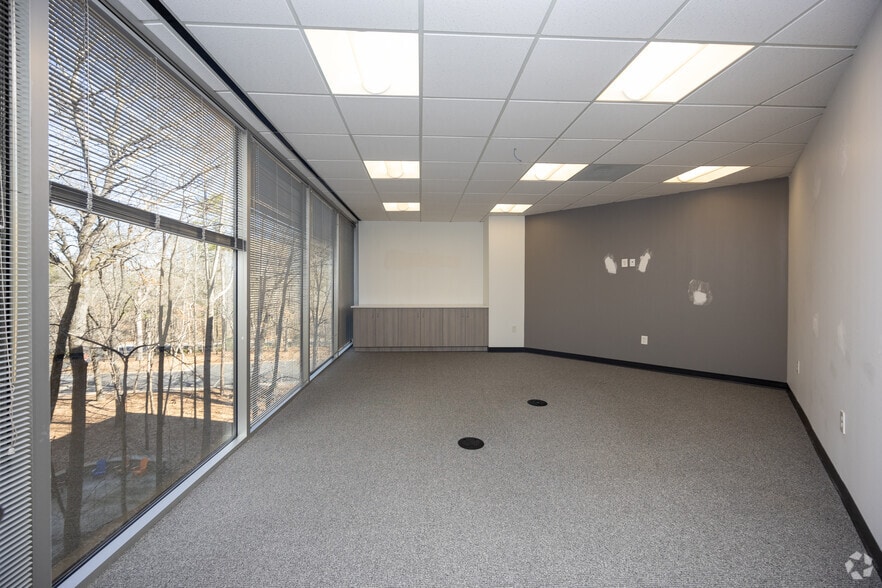More Photos Of 6525 The Corners Pky, Peachtree Corners Unknown For Lease