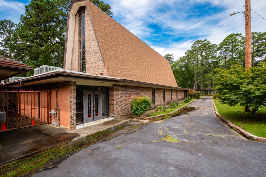 More Photos Of 4601 Western Hills Ave, Little Rock Religious Facility For Sale