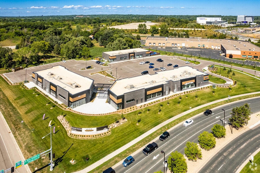 More Photos Of 855 Vikings Parkway, Eagan Restaurant For Lease