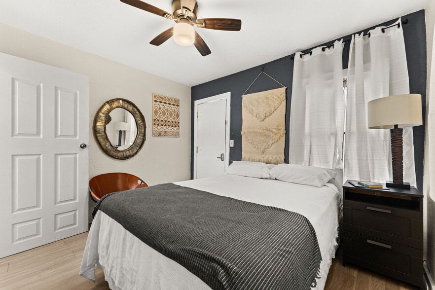 More Photos Of 702 W Wallace St, San Saba Hotel For Sale