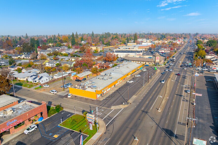 More Photos Of 5000-5014 Freeport Blvd, Sacramento Unknown For Lease