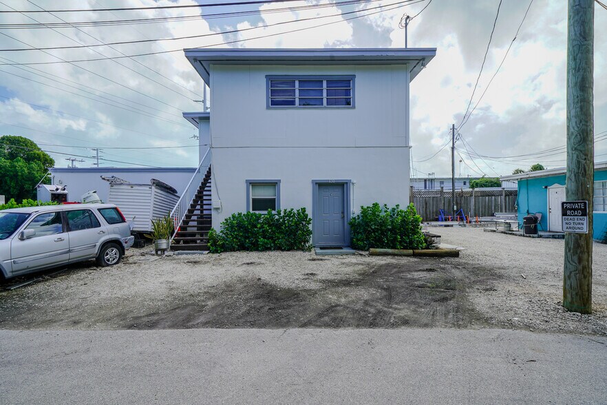 More Photos Of 131-135 Ellis Dr, Tavernier Storefront Retail Residential For Sale