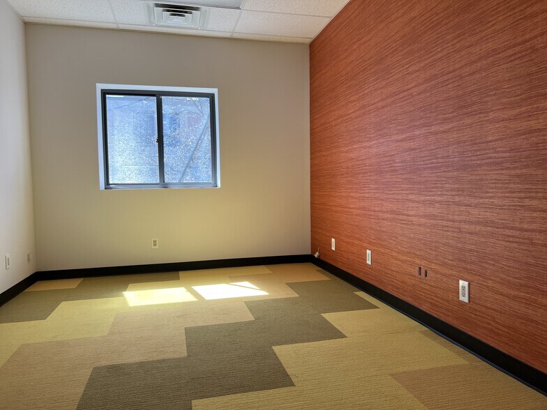 More Photos Of 183 Mineola Blvd, Mineola Office For Sale