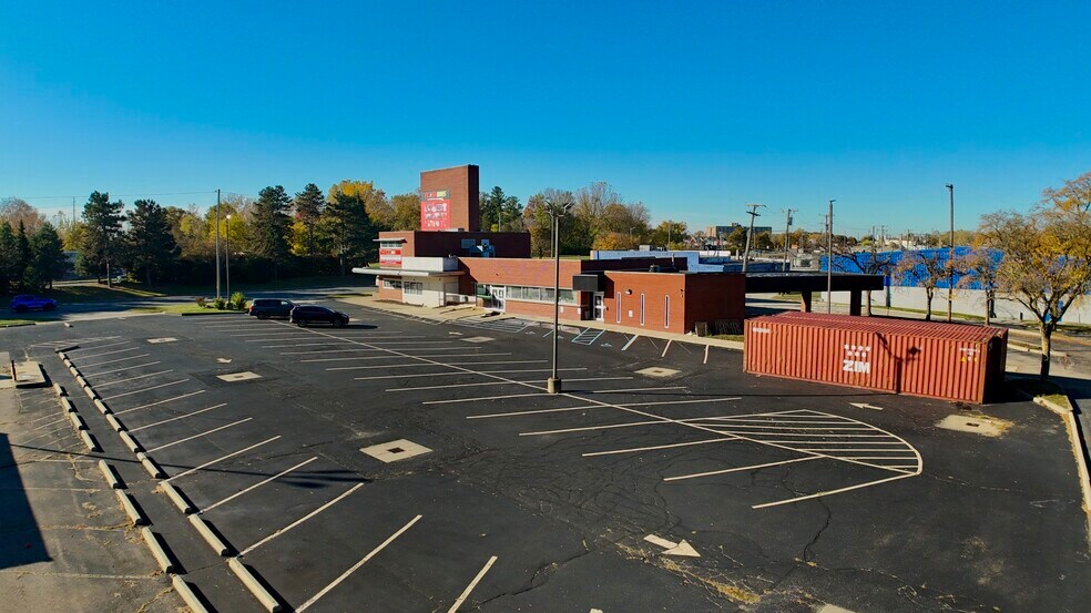 More Photos Of 27020 Michigan Ave, Inkster Bank For Lease