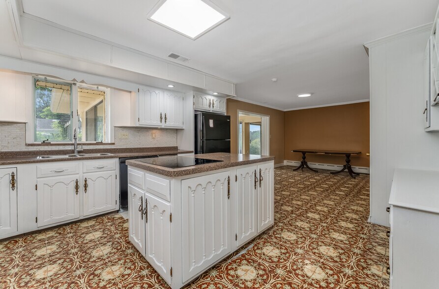 More Photos Of 2431 Route 57 East, Washington Office Residential For Sale