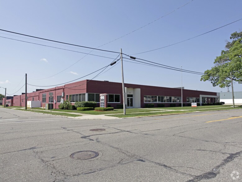 More Photos Of 1200-1264 Woodward Hts, Ferndale Research And Development For Lease
