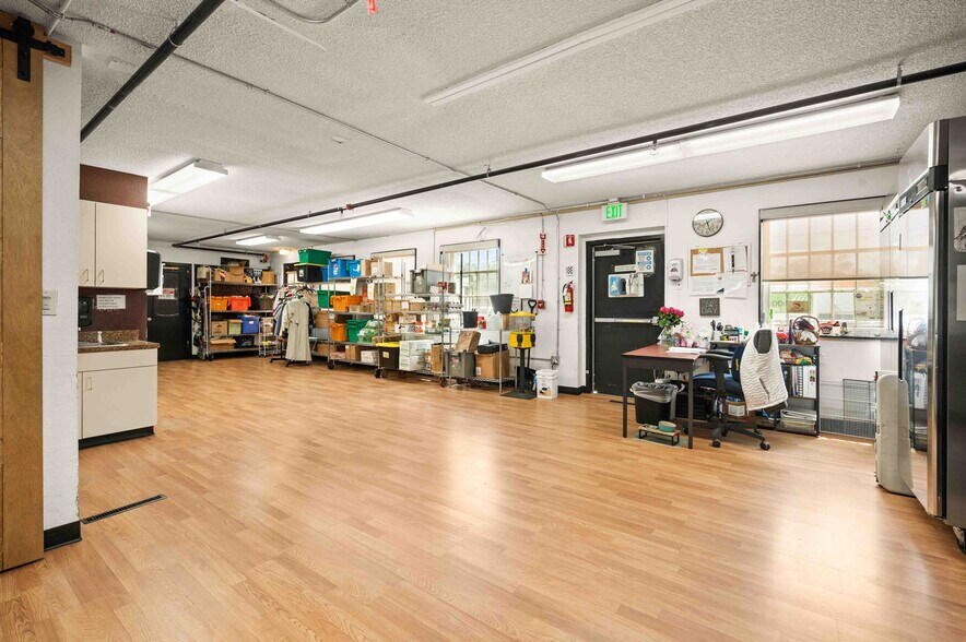 More Photos Of 313 W Bayaud Ave, Denver Warehouse For Lease
