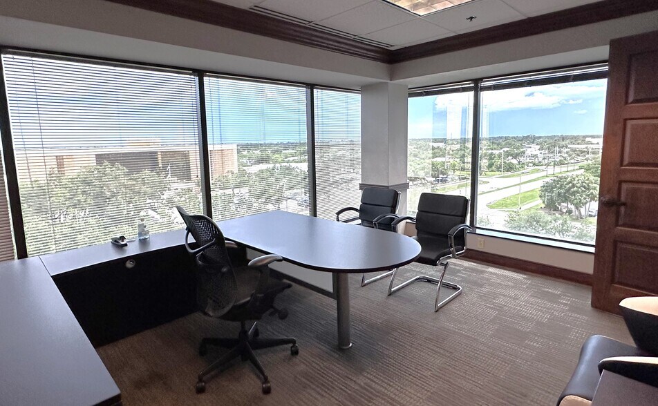 Primary Photo Of 18501 Murdock Cir, Port Charlotte Medical For Lease