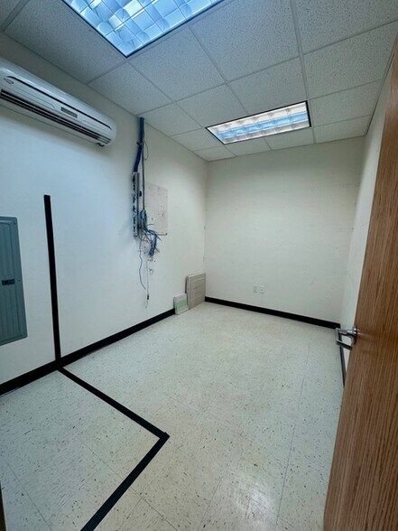 More Photos Of 2839 E Frontage Rd, Abrams Office For Lease