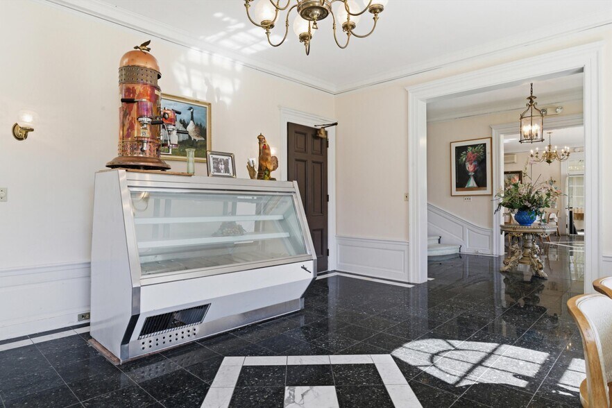 More Photos Of 2255 Ballston Ave, Saratoga Springs Restaurant For Sale
