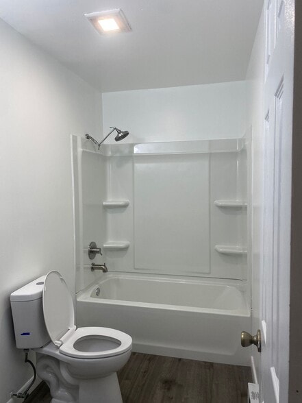 More Photos Of 1966 Lakeview Rd, Asheboro Apartments For Sale
