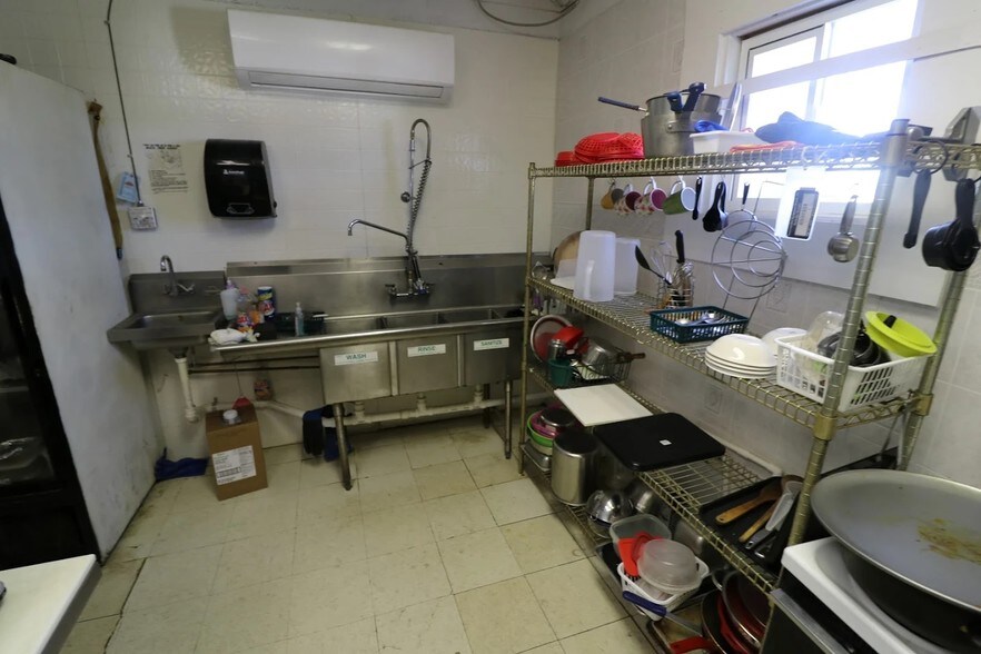 More Photos Of 2550 Parks Mill Rd, Buckhead Service Station For Sale