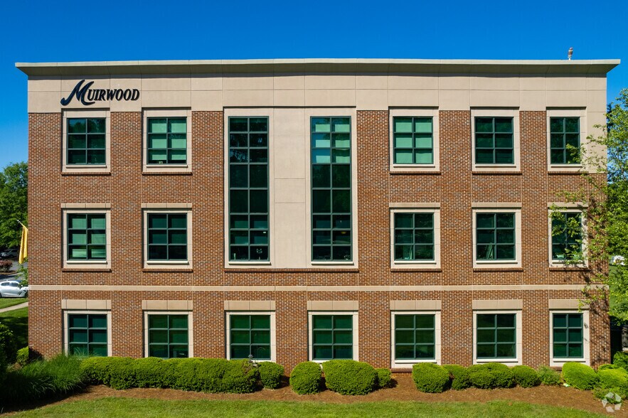More Photos Of 204 Muirs Chapel Rd, Greensboro Office For Lease