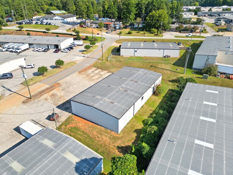 More Photos Of 2025 Marshall Huff Rd, Dallas Warehouse For Sale