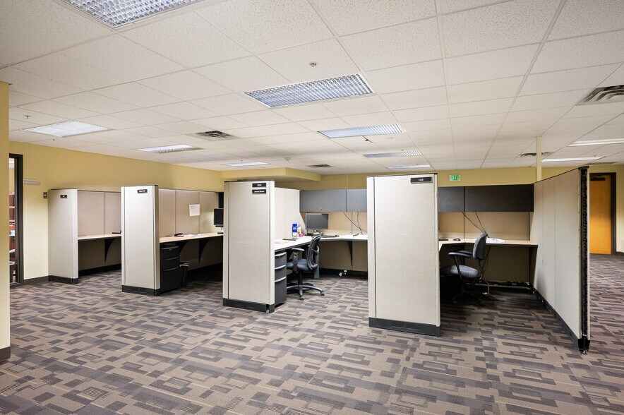 More Photos Of 12300 Grant St, Thornton Manufacturing For Sale