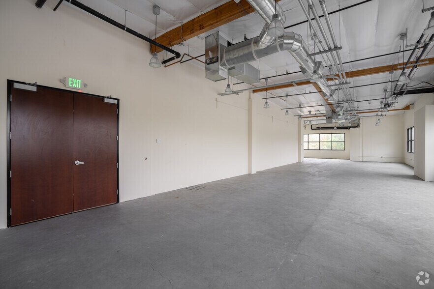 More Photos Of 902 Sycamore Ave, Vista Medical For Lease