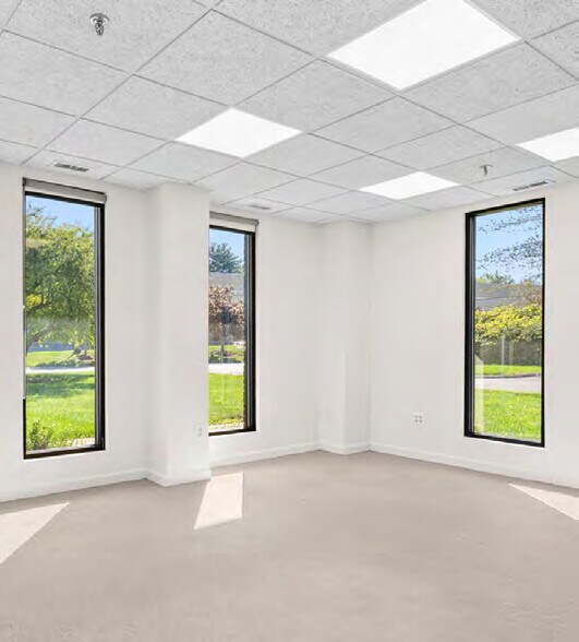 More Photos Of 20 Scotland Blvd, Bridgewater Warehouse For Lease